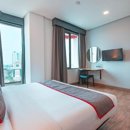 โอโย ทาวน์เฮาส์ 1 โฮเทล ซาเลมบา Hotel จาการ์ตา ภายนอก รูปภาพ