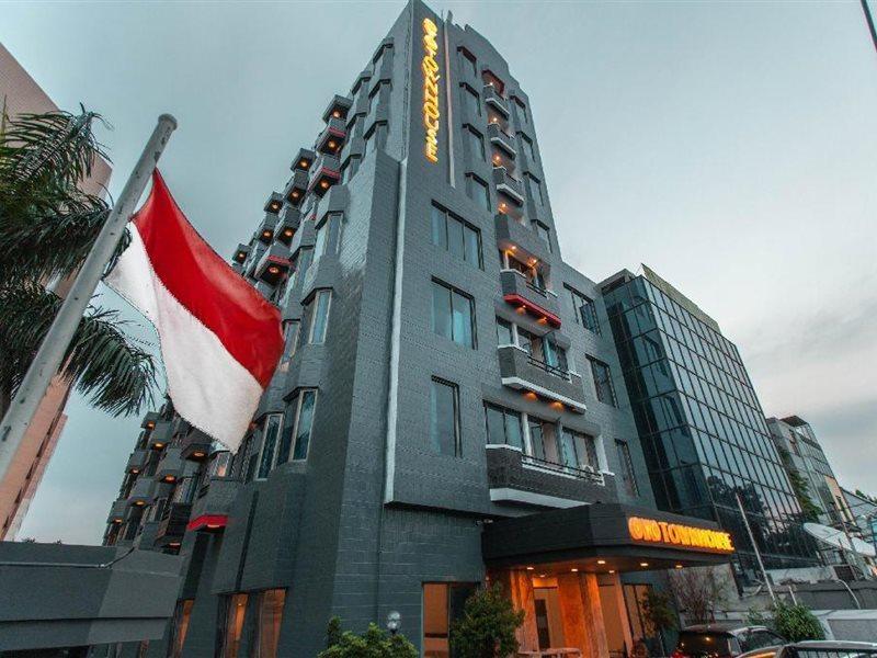 โอโย ทาวน์เฮาส์ 1 โฮเทล ซาเลมบา Hotel จาการ์ตา ภายนอก รูปภาพ