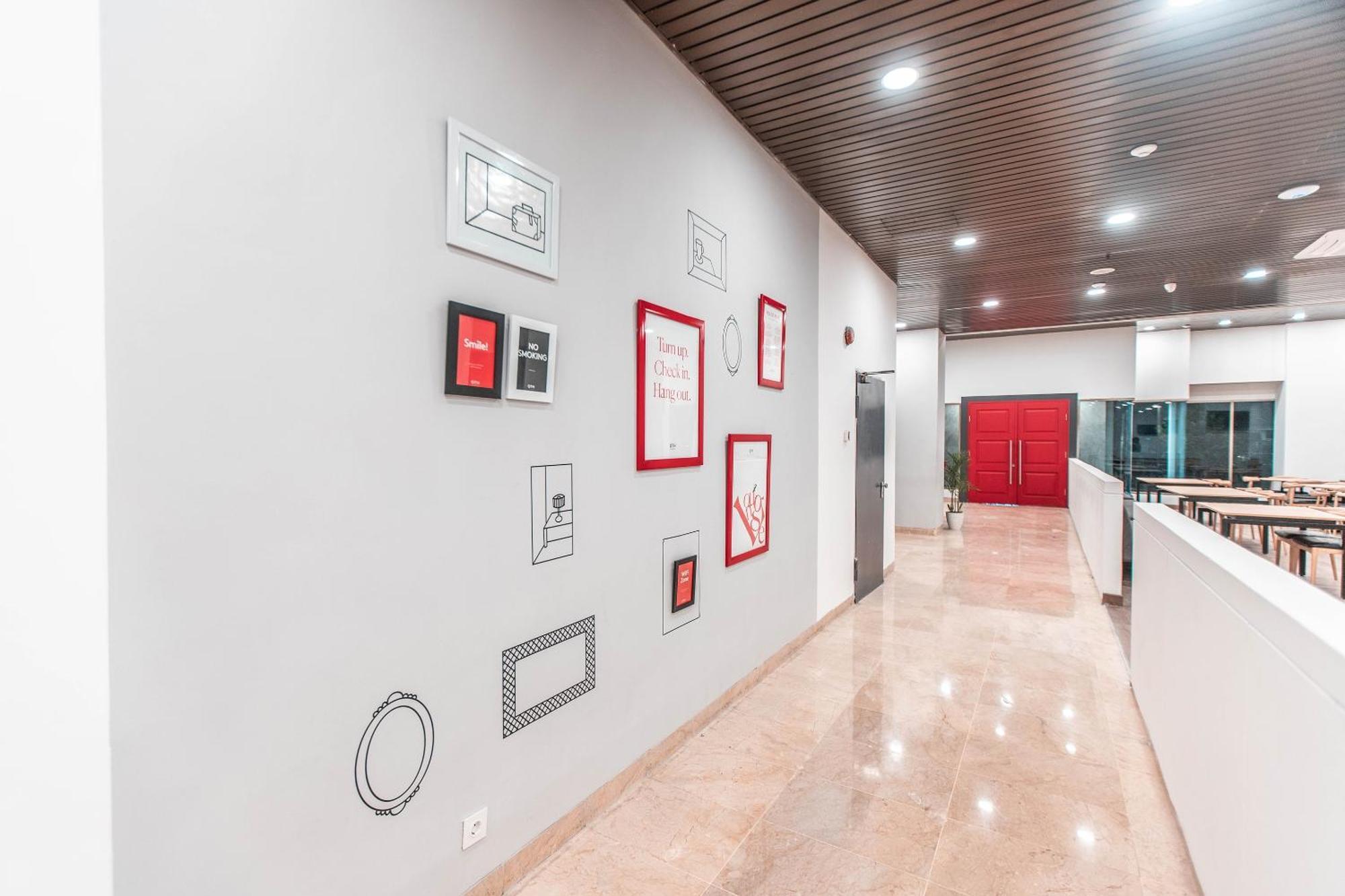 โอโย ทาวน์เฮาส์ 1 โฮเทล ซาเลมบา Hotel จาการ์ตา ภายนอก รูปภาพ