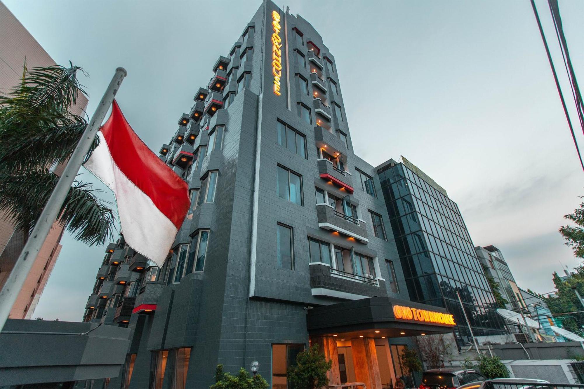 โอโย ทาวน์เฮาส์ 1 โฮเทล ซาเลมบา Hotel จาการ์ตา ภายนอก รูปภาพ