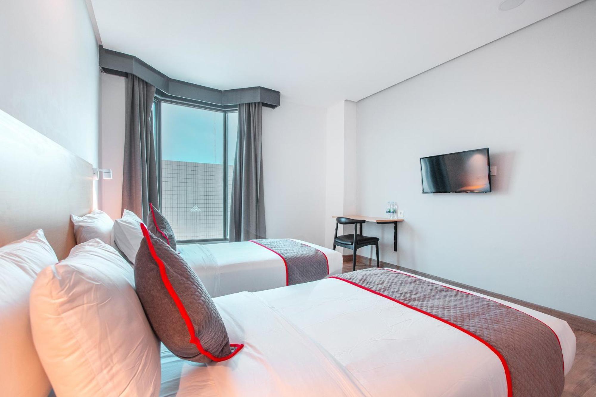 โอโย ทาวน์เฮาส์ 1 โฮเทล ซาเลมบา Hotel จาการ์ตา ภายนอก รูปภาพ