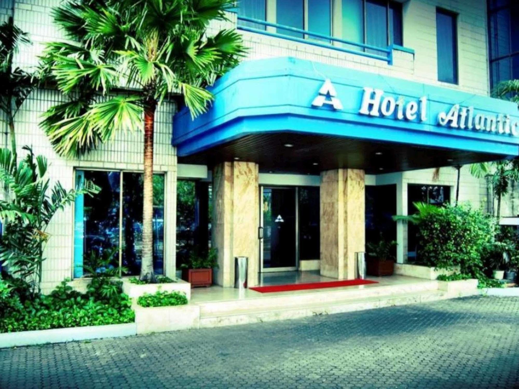 โอโย ทาวน์เฮาส์ 1 โฮเทล ซาเลมบา Hotel จาการ์ตา ภายนอก รูปภาพ